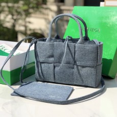 보테가 베네타 아르코 데님 토트백